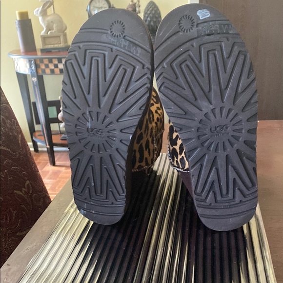 Leopard Print Fur-Lined Boots - Picture 4 of 4